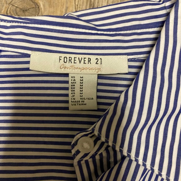 Forever 21 cropped long sleeve! - Picture 2 of 3